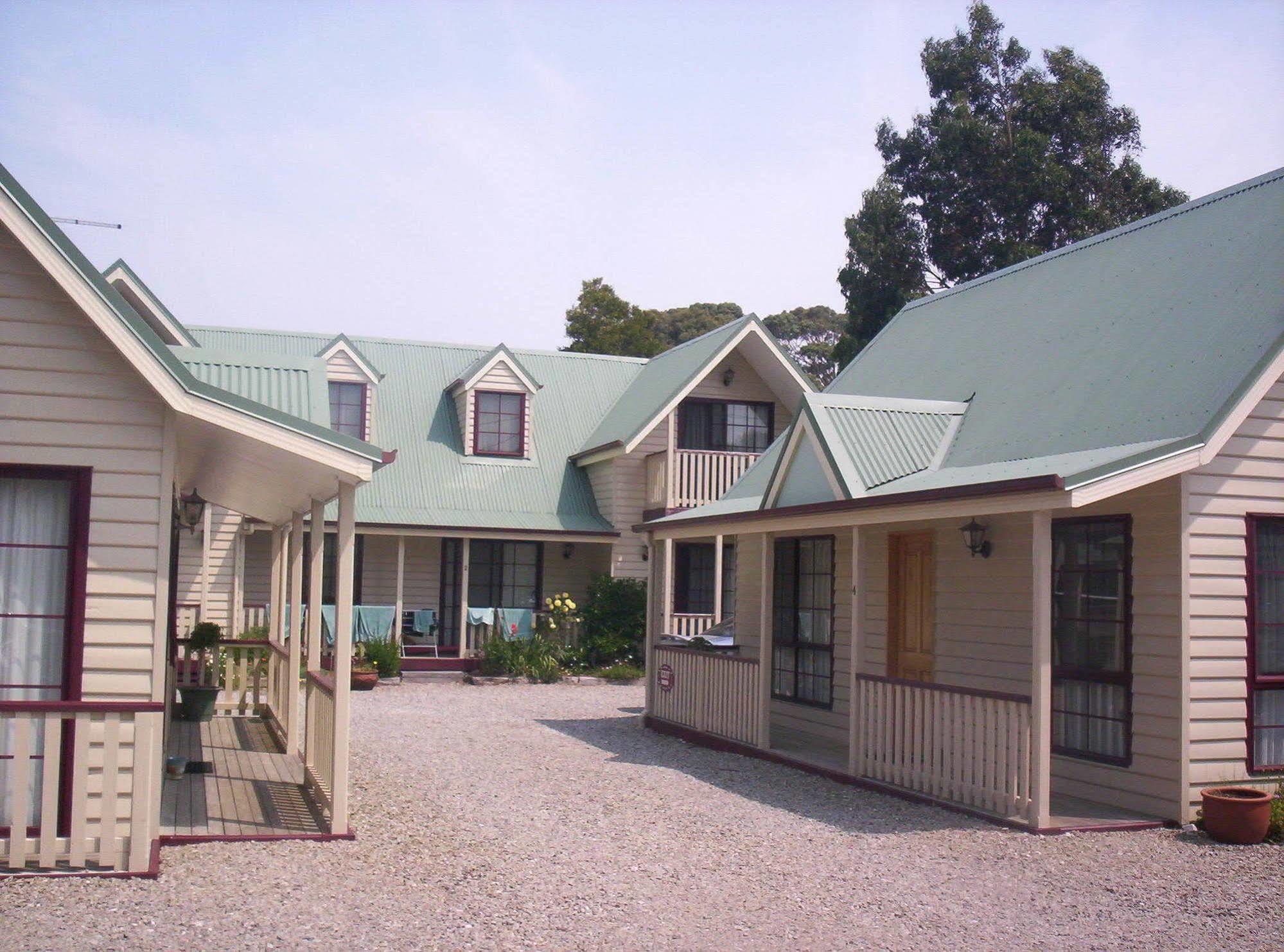 Kitty'S Cottages - Managed By Big4 Strahan Holiday Retreat Exterior photo